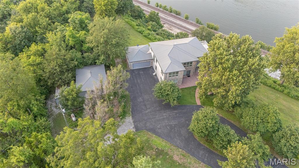 4 River Hills Road Property Photo 4