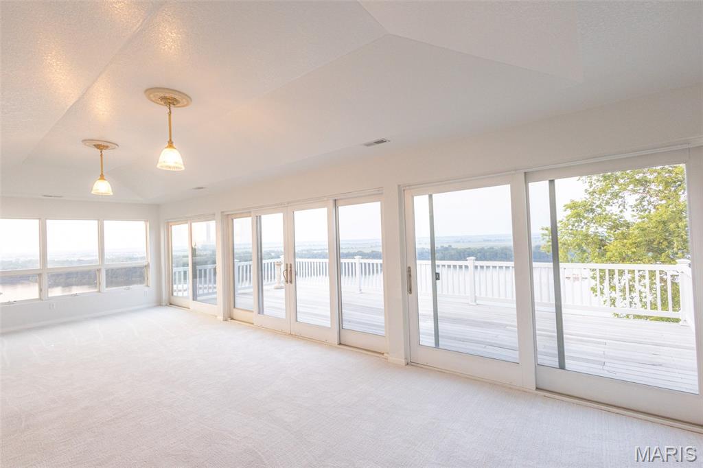 4 River Hills Road Property Photo 8
