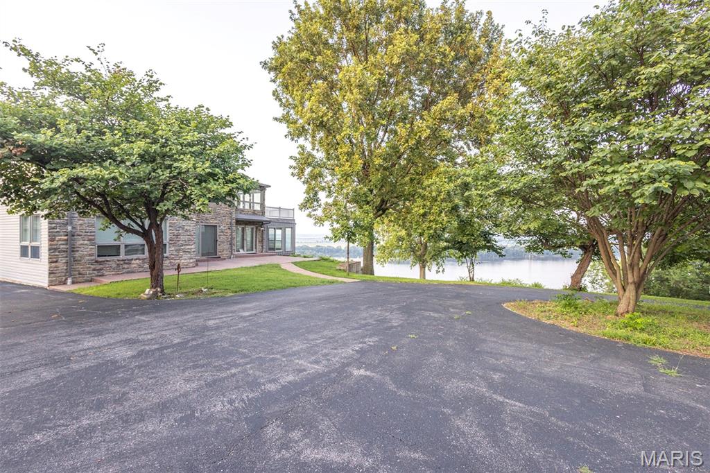 4 River Hills Road Property Photo 14
