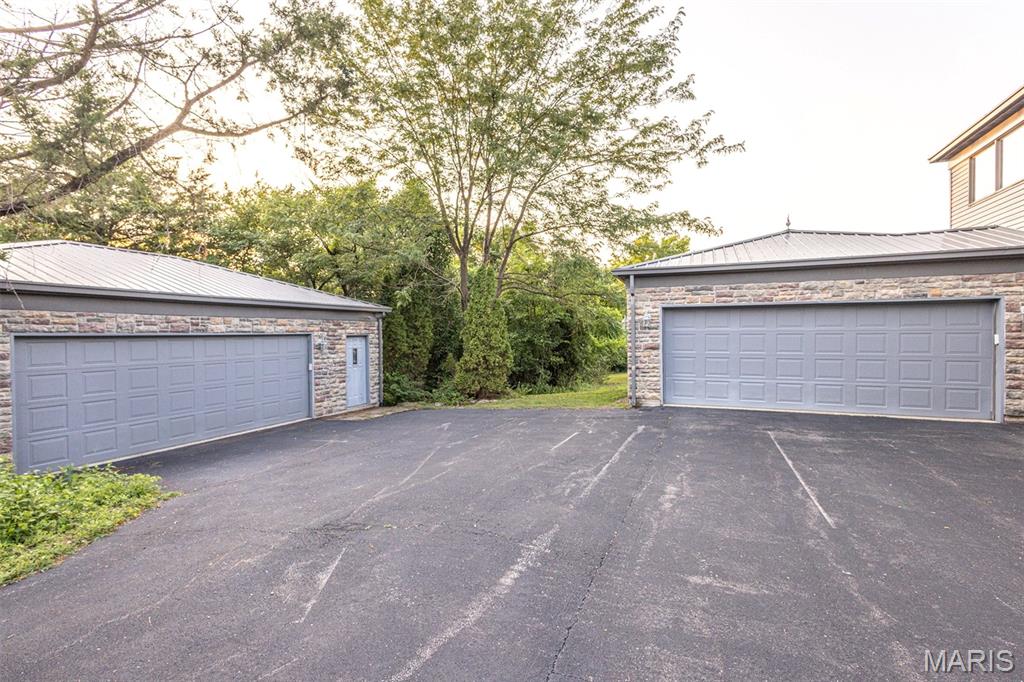 4 River Hills Road Property Photo 17