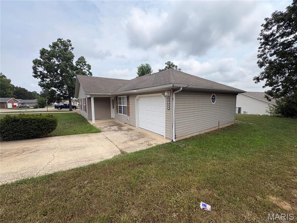 22630 Hollow Oak Lane B Property Photo 1