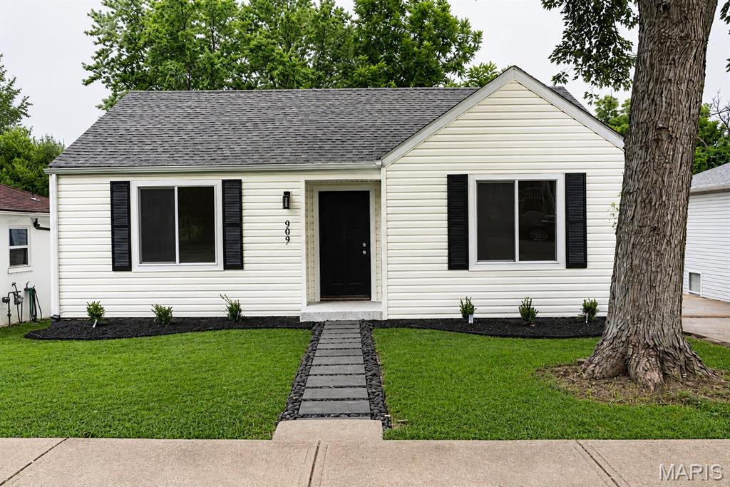 909 Valentine Street Property Photo 1