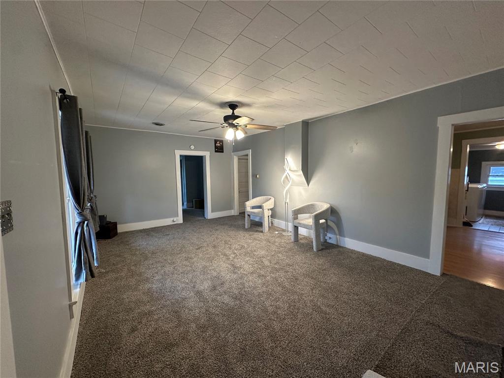 702 E 3rd Street Property Photo 5