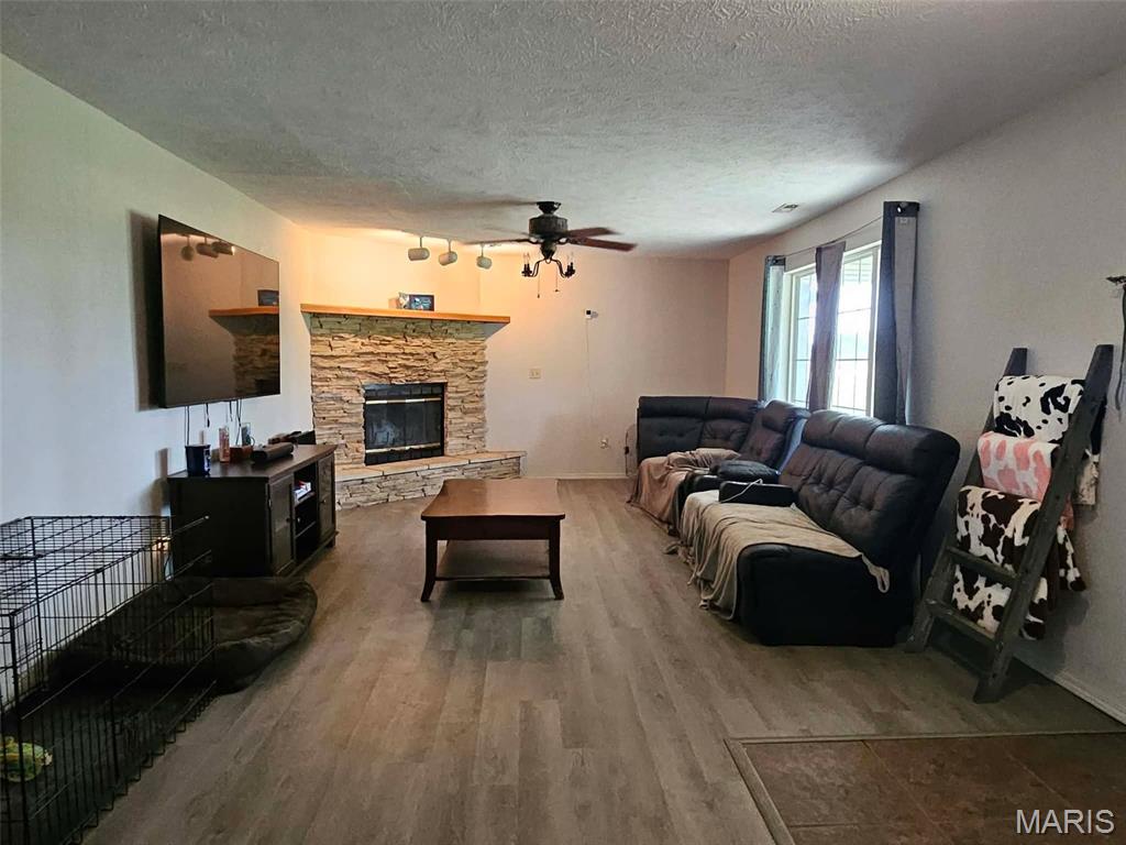 16210 Walnut Drive Property Photo 2