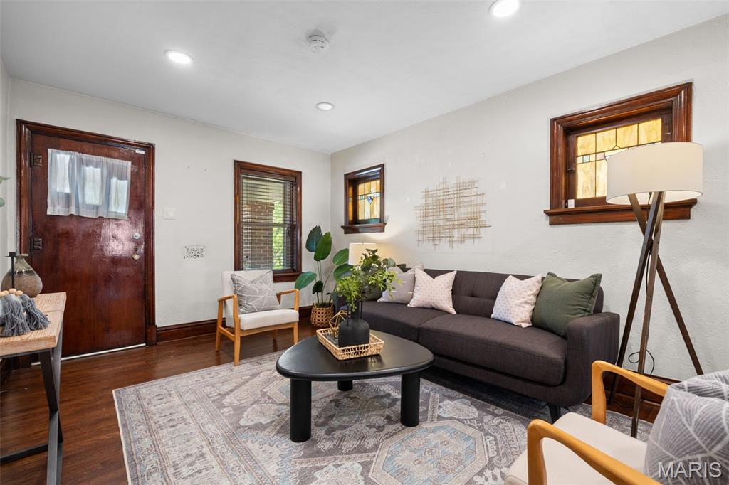 5454 Pernod Avenue Property Photo 6