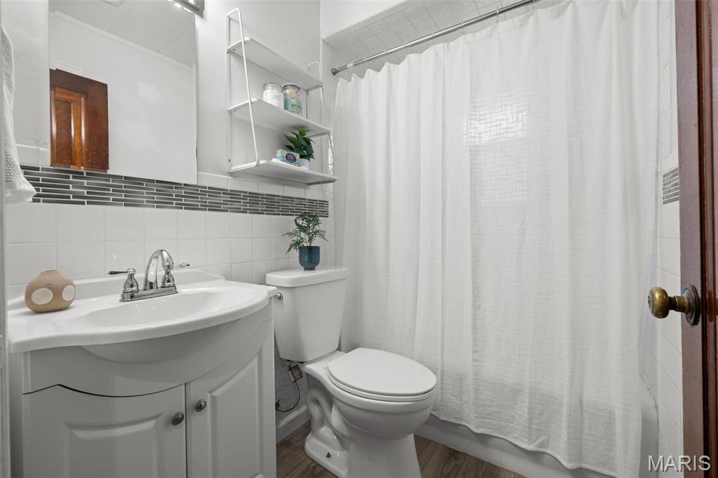 5454 Pernod Avenue Property Photo 16