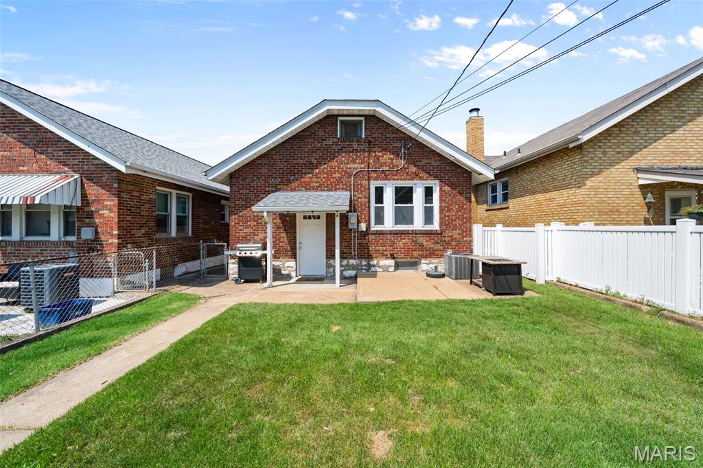 5454 Pernod Avenue Property Photo 23
