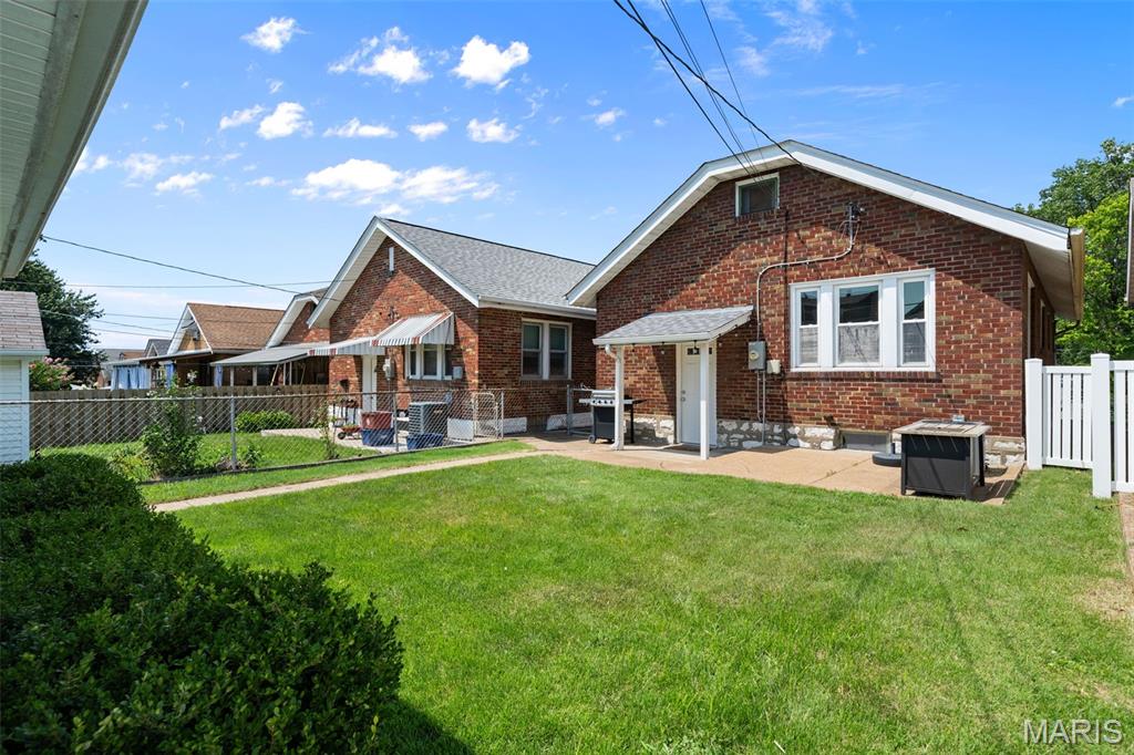 5454 Pernod Avenue Property Photo 24