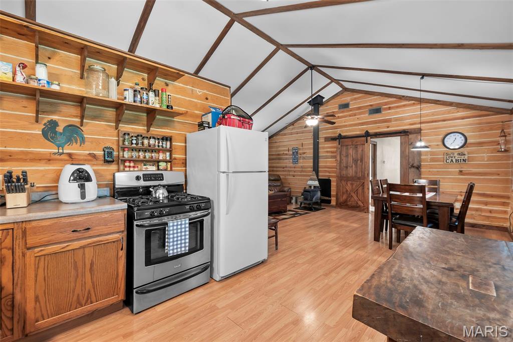 32 Riverview Property Photo 18