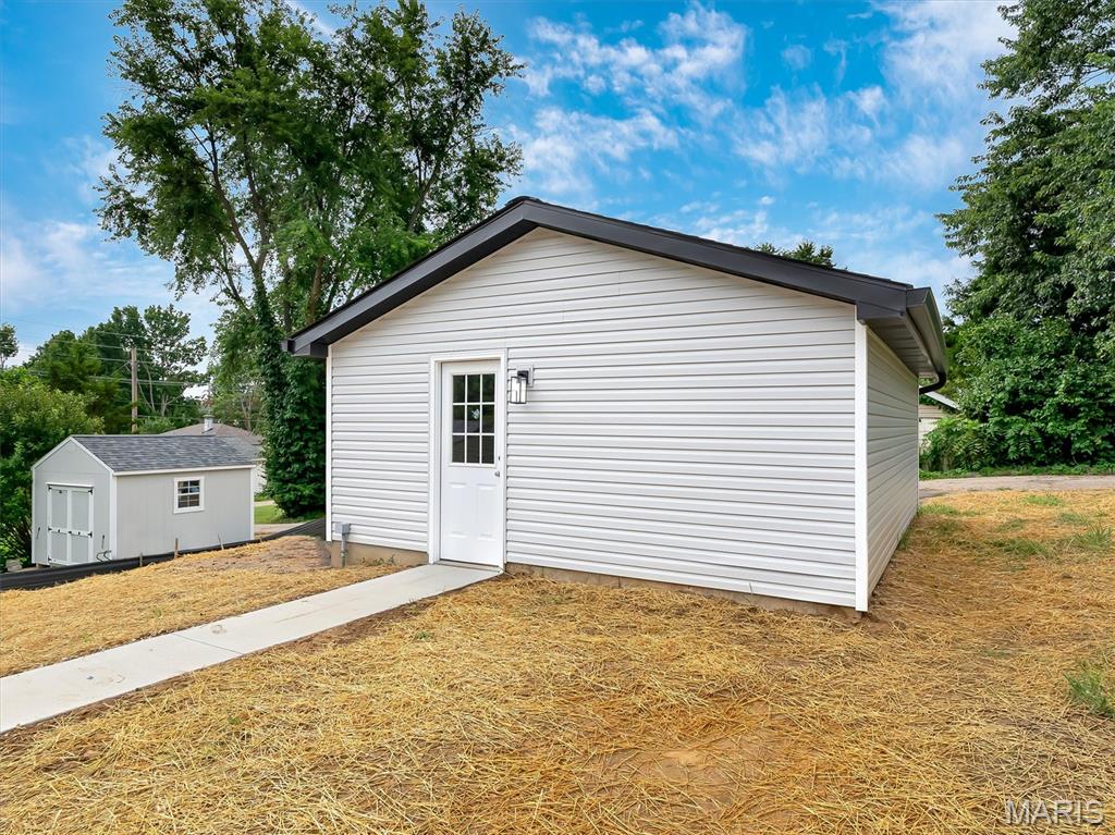 112 E Franklin Street Property Photo 35