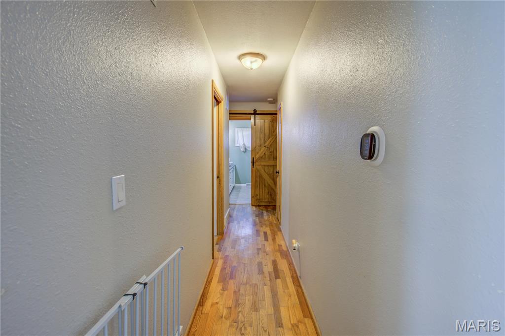 922 Hawthorn Drive Property Photo 4
