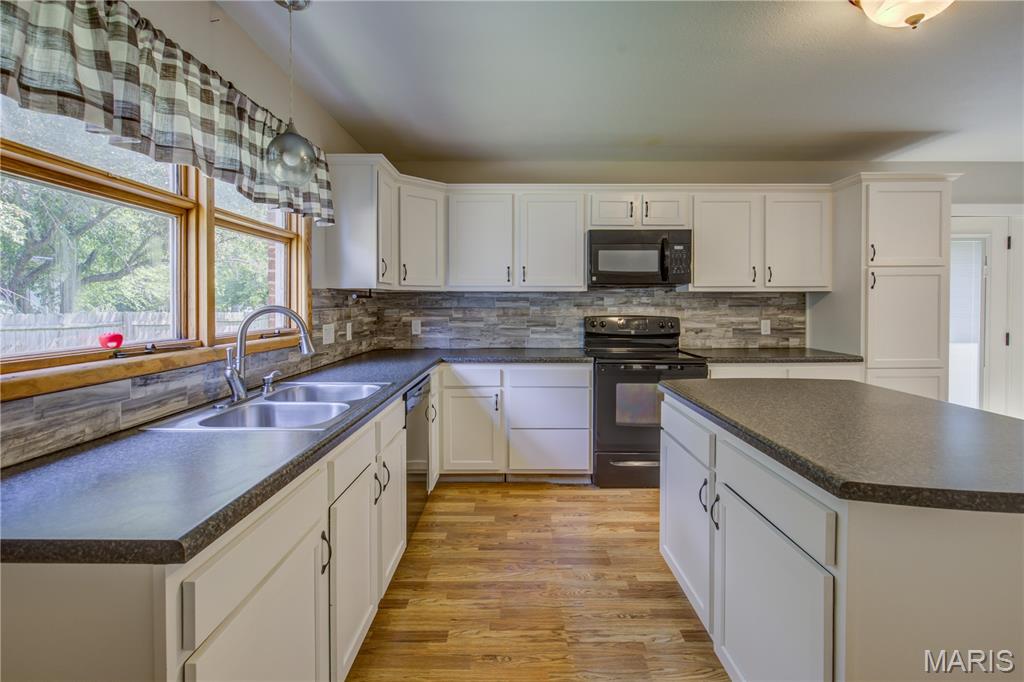 922 Hawthorn Drive Property Photo 12