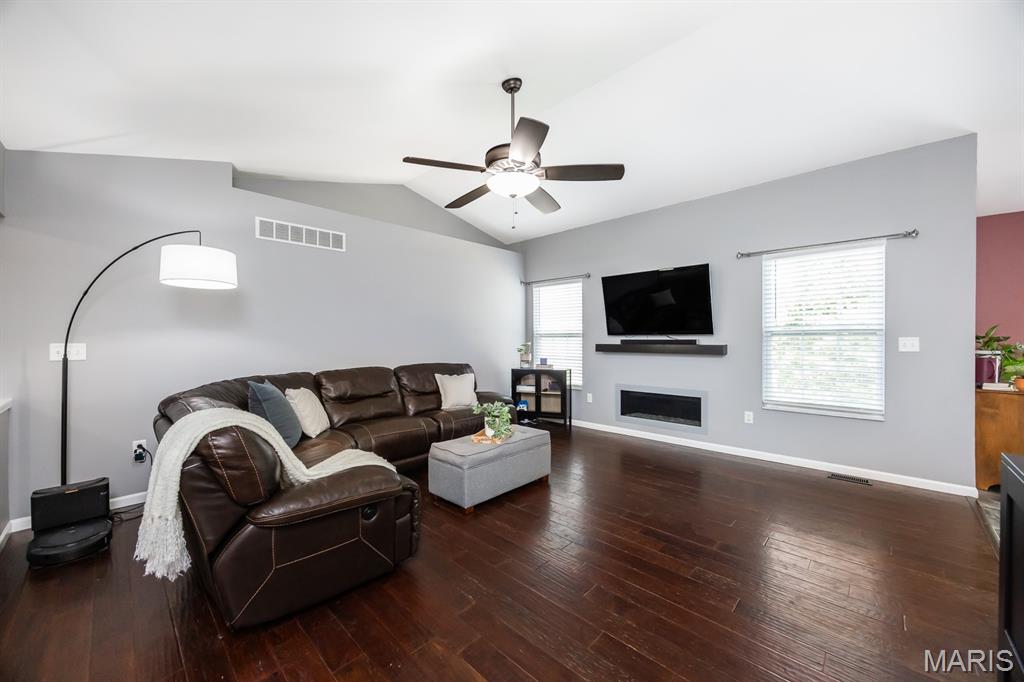 1444 Victoria Square Court Property Photo 4