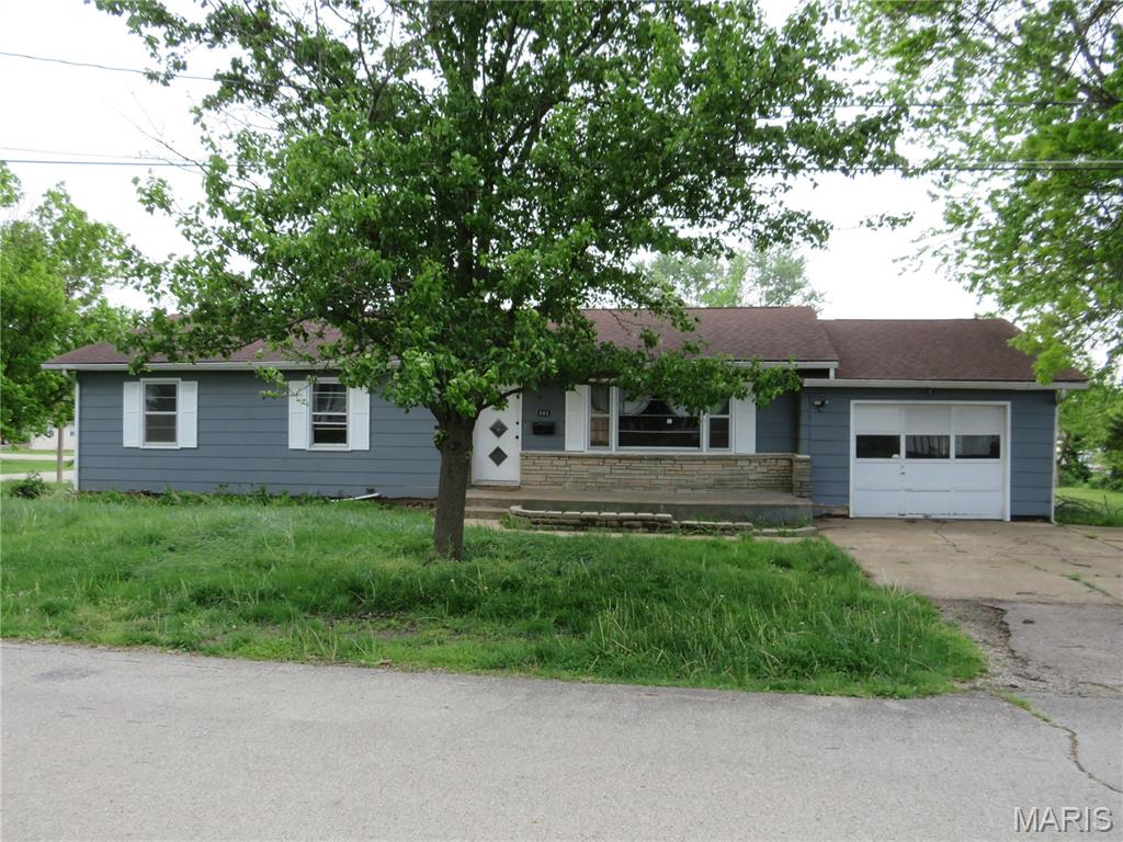 905 E Pace Street Property Photo 1
