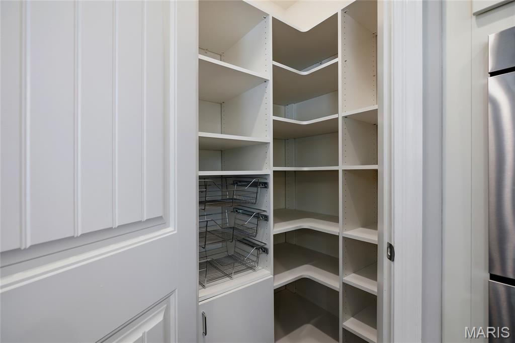 360 Willow Weald Path Property Photo 15