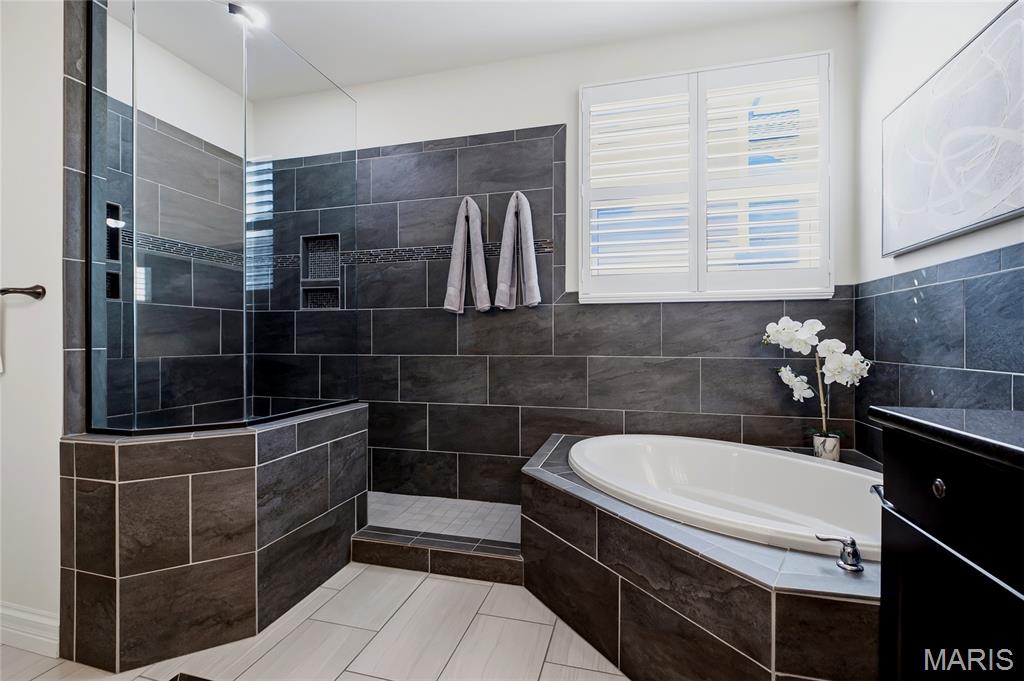 360 Willow Weald Path Property Photo 25