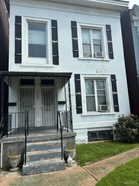 5127 Page Boulevard Property Photo 1