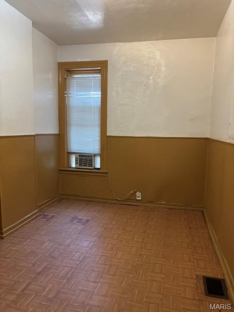 5127 Page Boulevard Property Photo 8