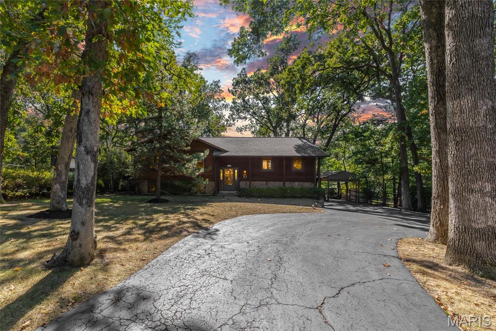 7736 S Rock Hill Road Property Photo 1