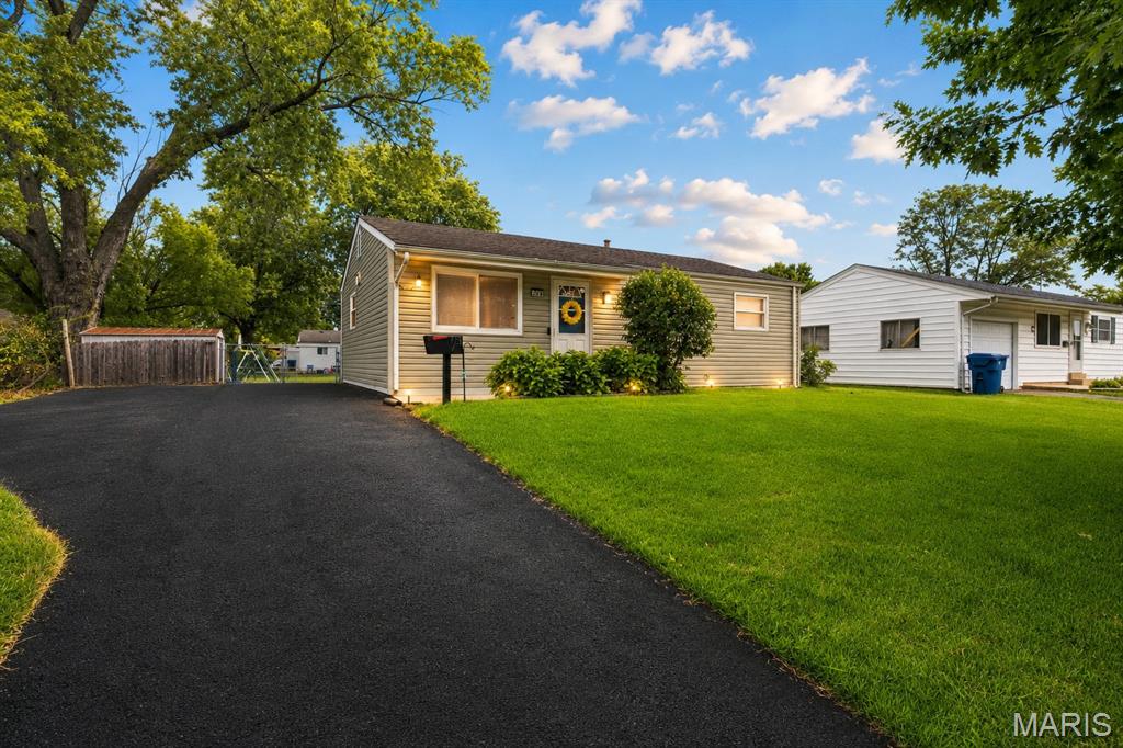 875 5th Plaza Property Photo 1