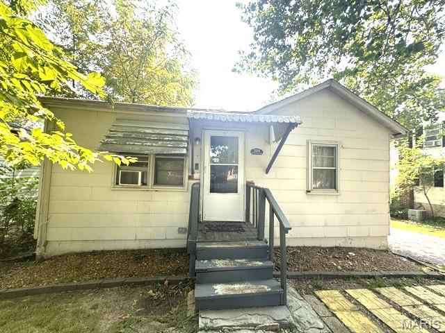 324 N Floridale Property Photo 1