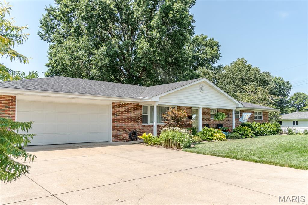 702 Oriole Lane Property Photo 1