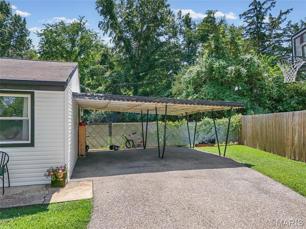 216 Drewel Court Property Photo 2