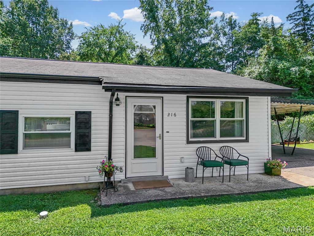 216 Drewel Court Property Photo 3
