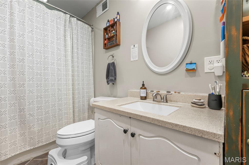 216 Drewel Court Property Photo 17