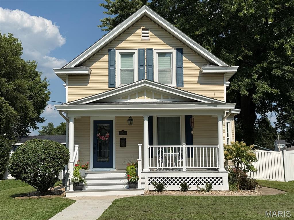 1821 Evergreen Avenue Property Photo 1