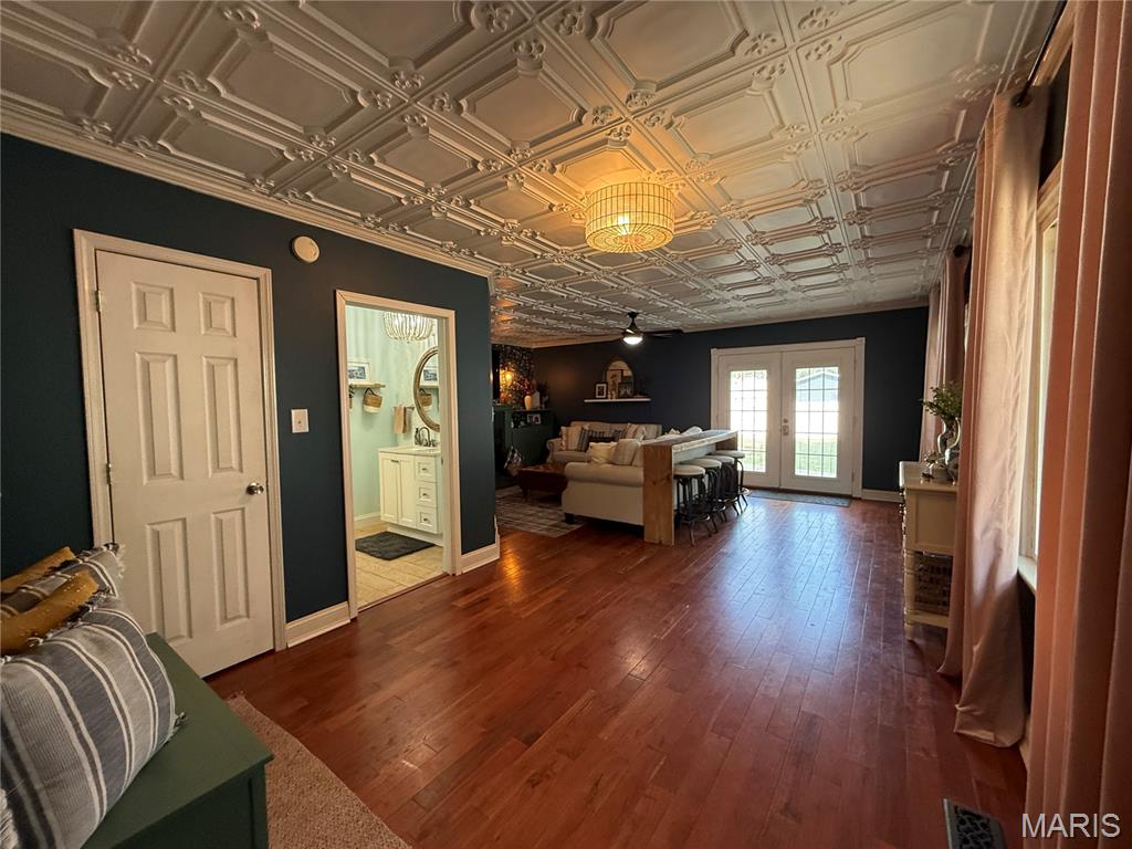 1821 Evergreen Avenue Property Photo 13