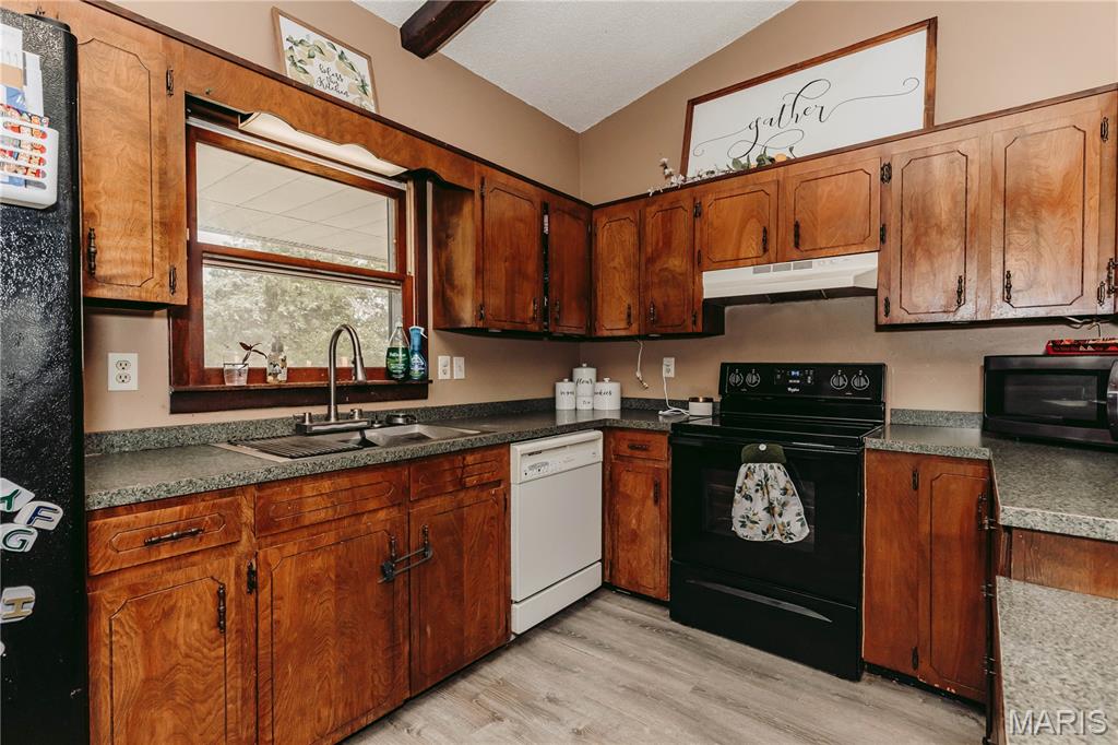 12190 Highway 28 Property Photo 1