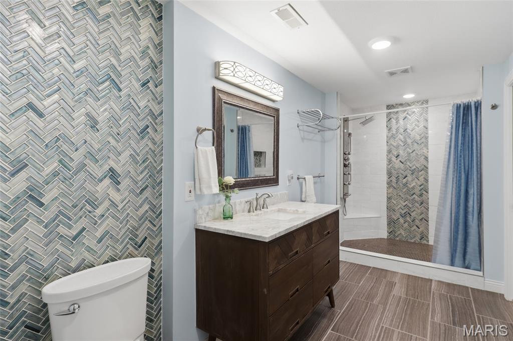 209 Cameo Point Property Photo 22