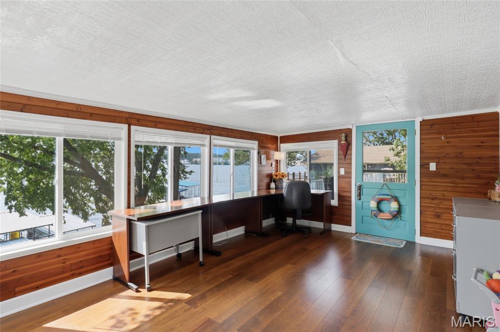 209 Cameo Point Property Photo 26