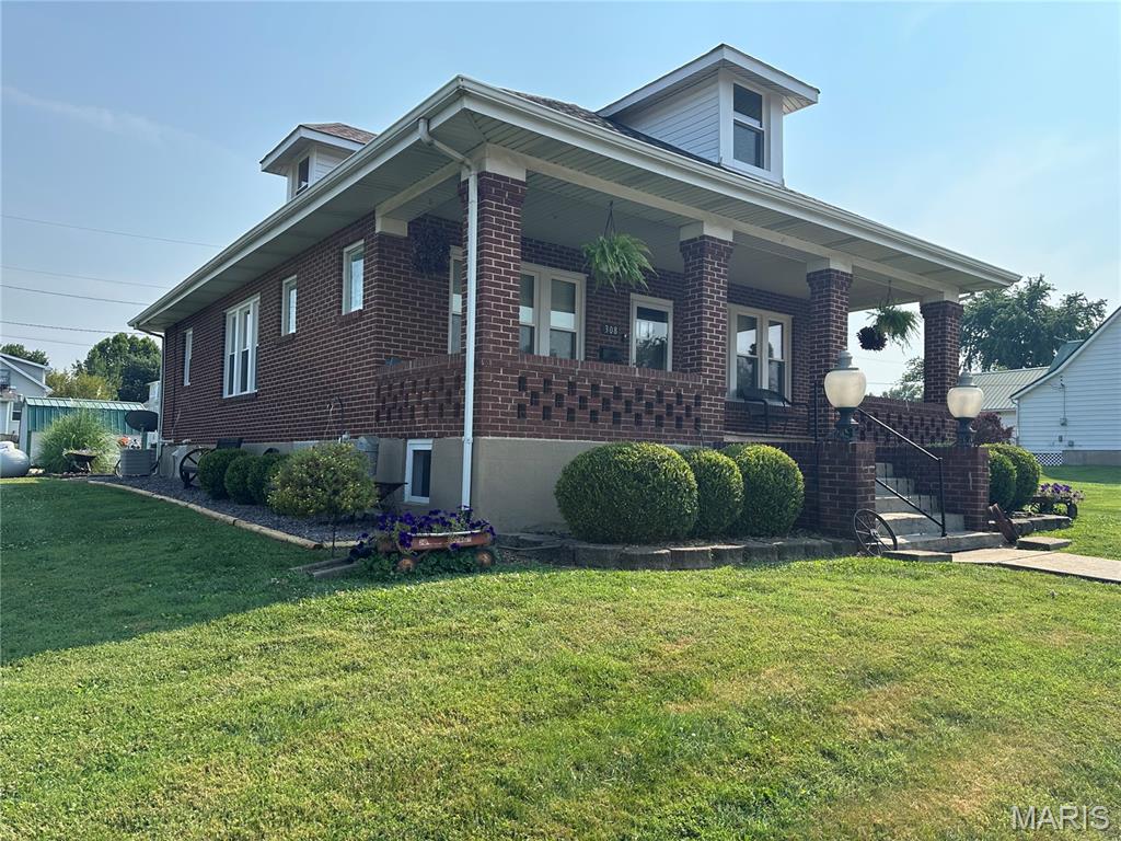 308 E Lincoln Avenue Property Photo 1