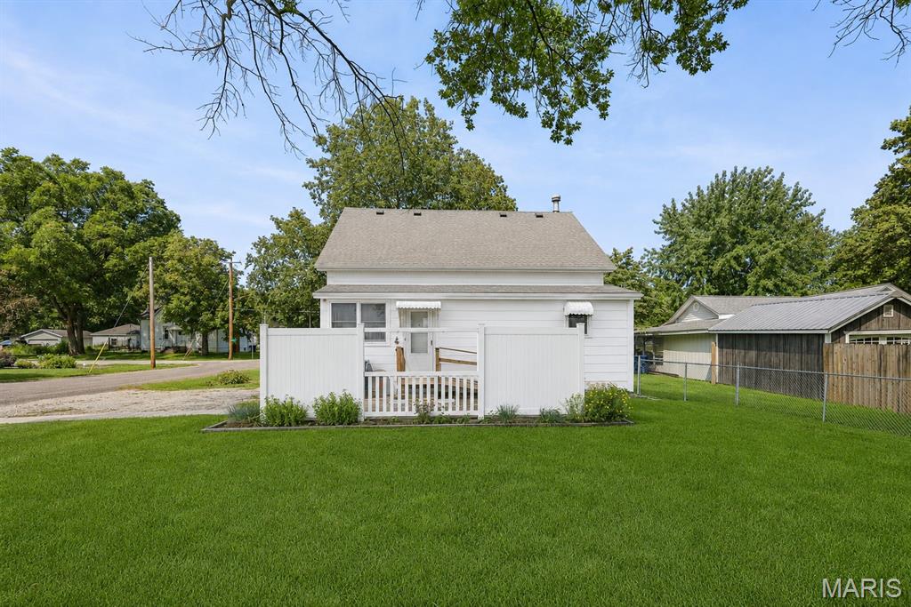 118 S Cedar Street Property Photo 5