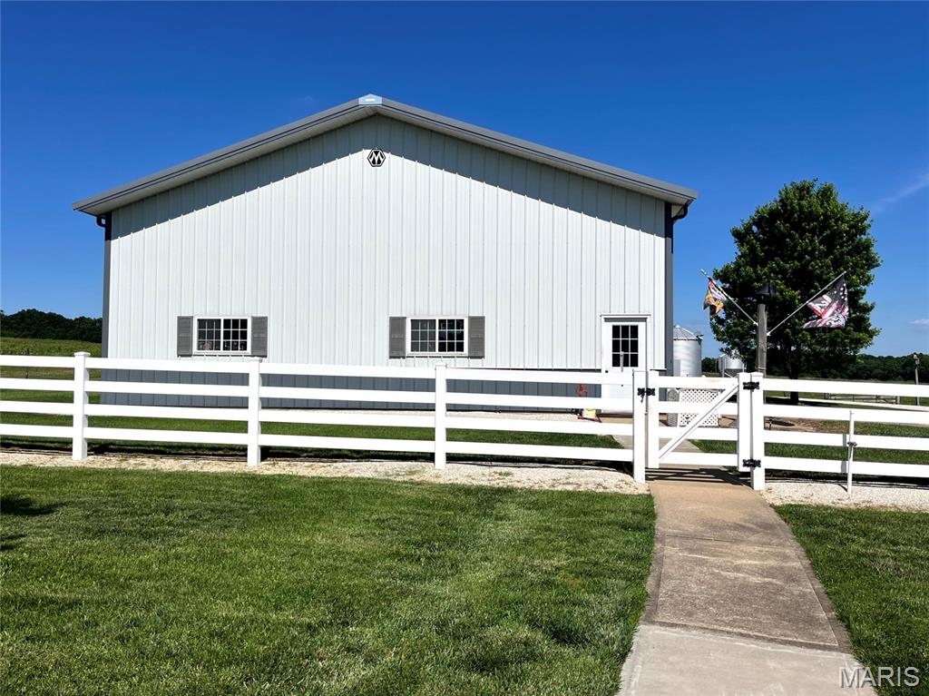 2758 Highway H Property Photo 3