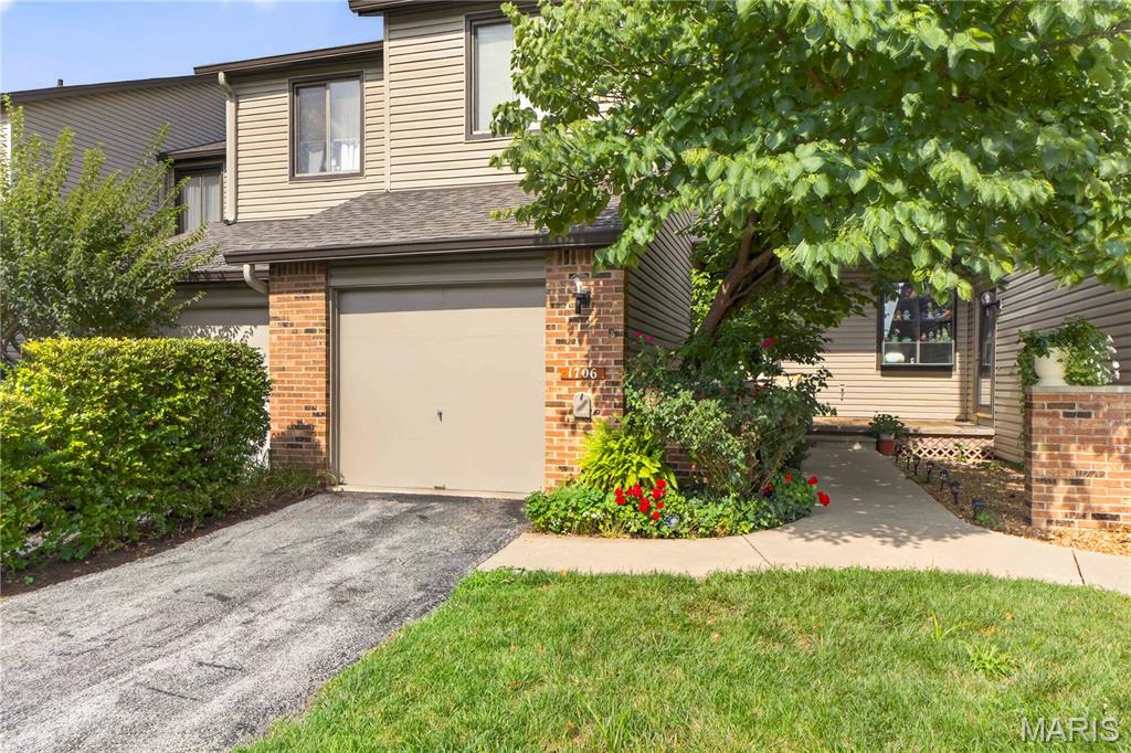 1706 Thorny Briar Drive Property Photo 1
