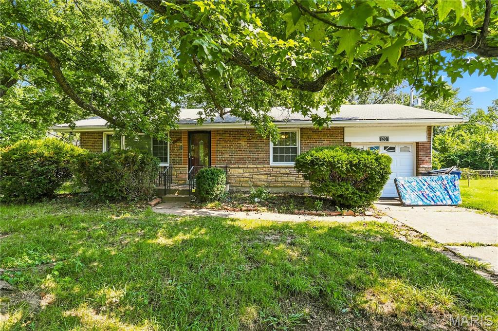 1201 Lang Drive Property Photo 1