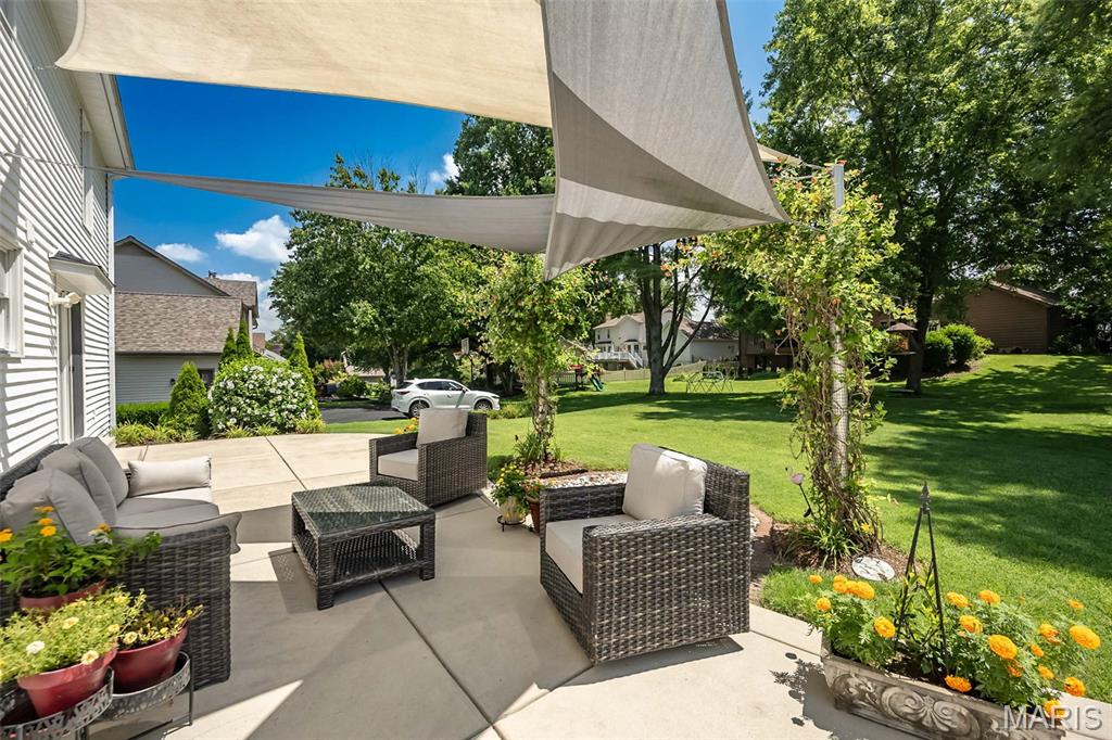 14246 Cypress Hill Drive Property Photo 8