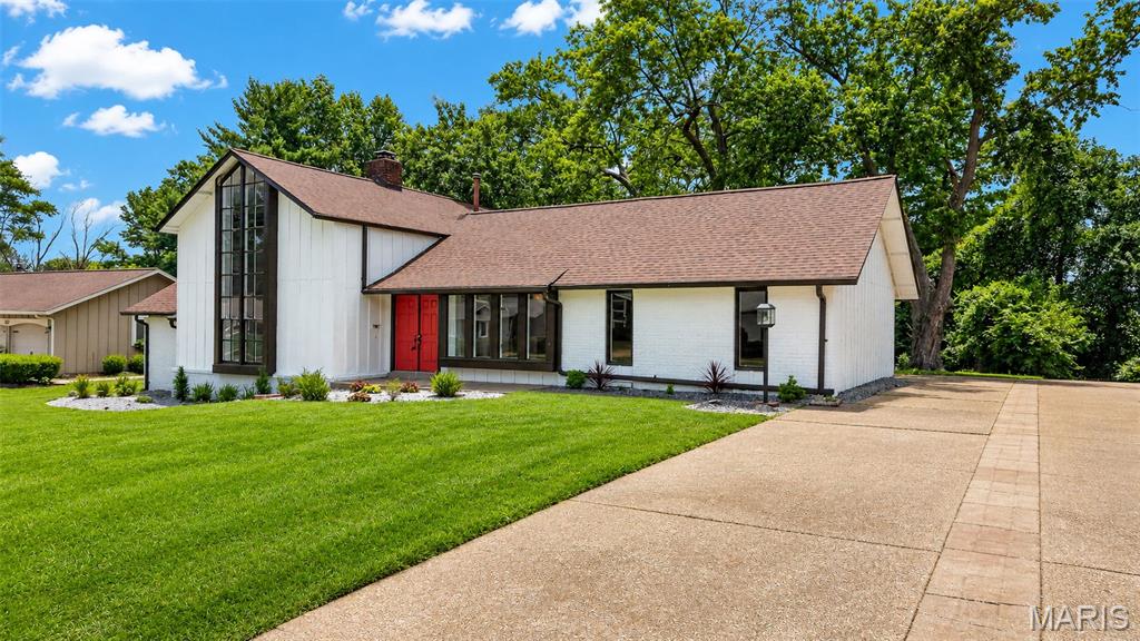 500 Kingridge Drive Property Photo 3