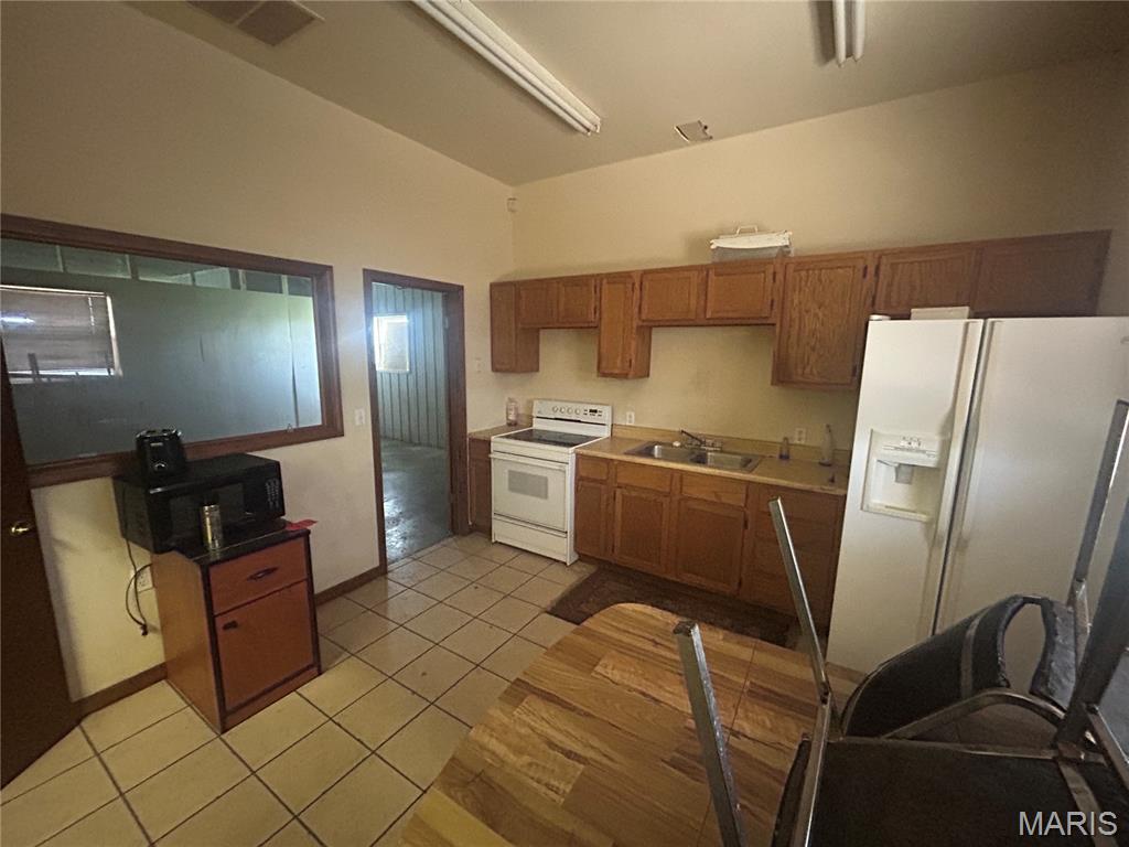 26049115 Property Photo 7