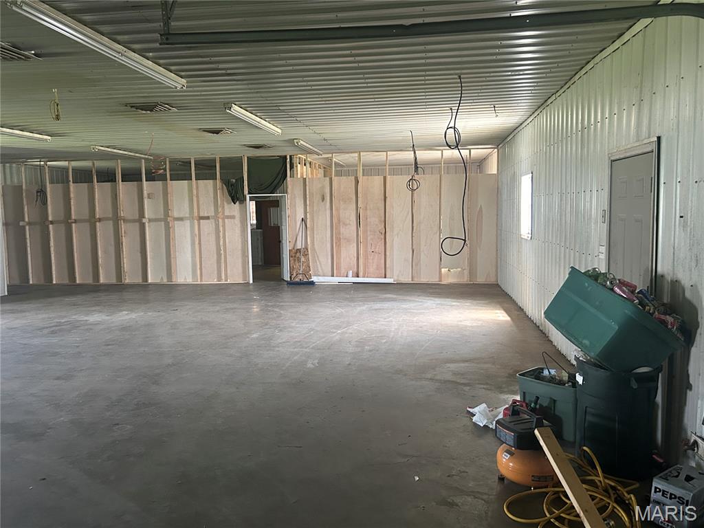 26049115 Property Photo 11