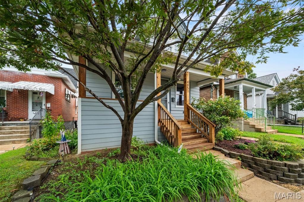 4851 Sigel Avenue Property Photo 3