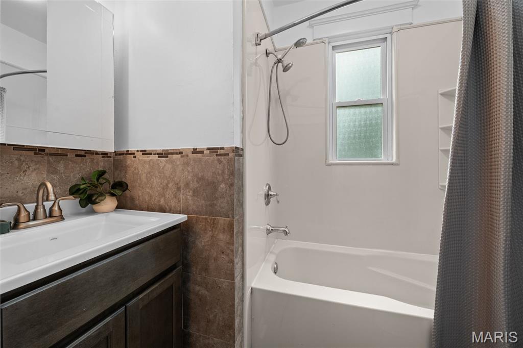 4851 Sigel Avenue Property Photo 14