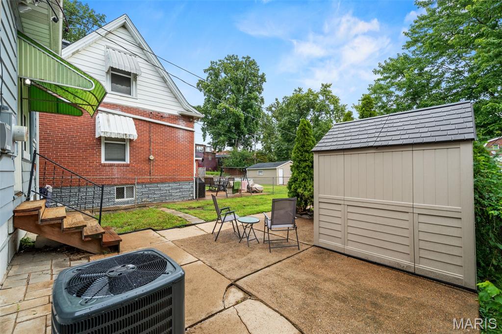 4851 Sigel Avenue Property Photo 29