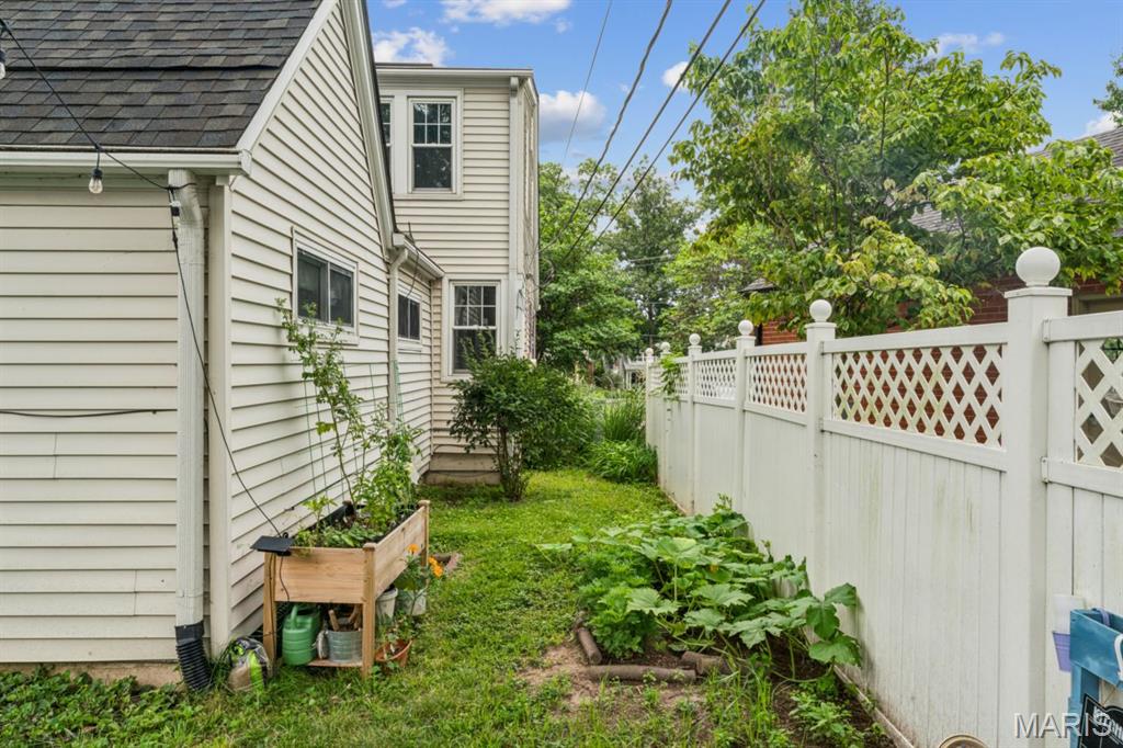 703 Edwin Avenue Property Photo 45