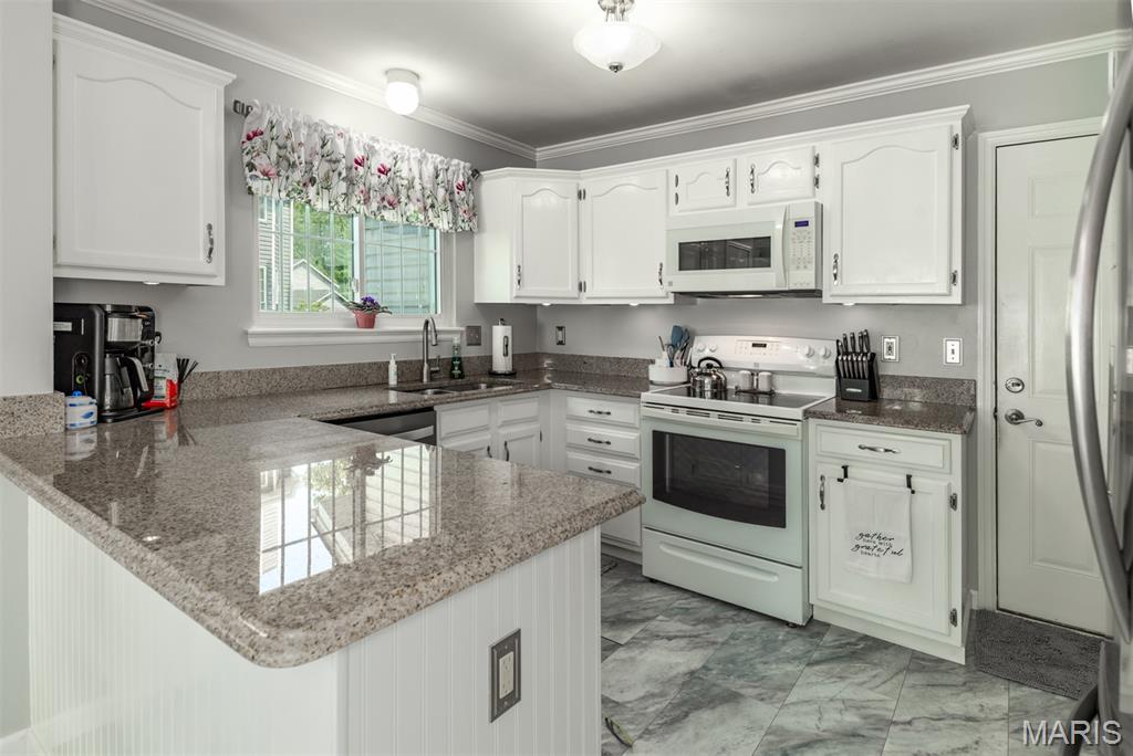 765 Spring Hill Farm Drive Property Photo 12