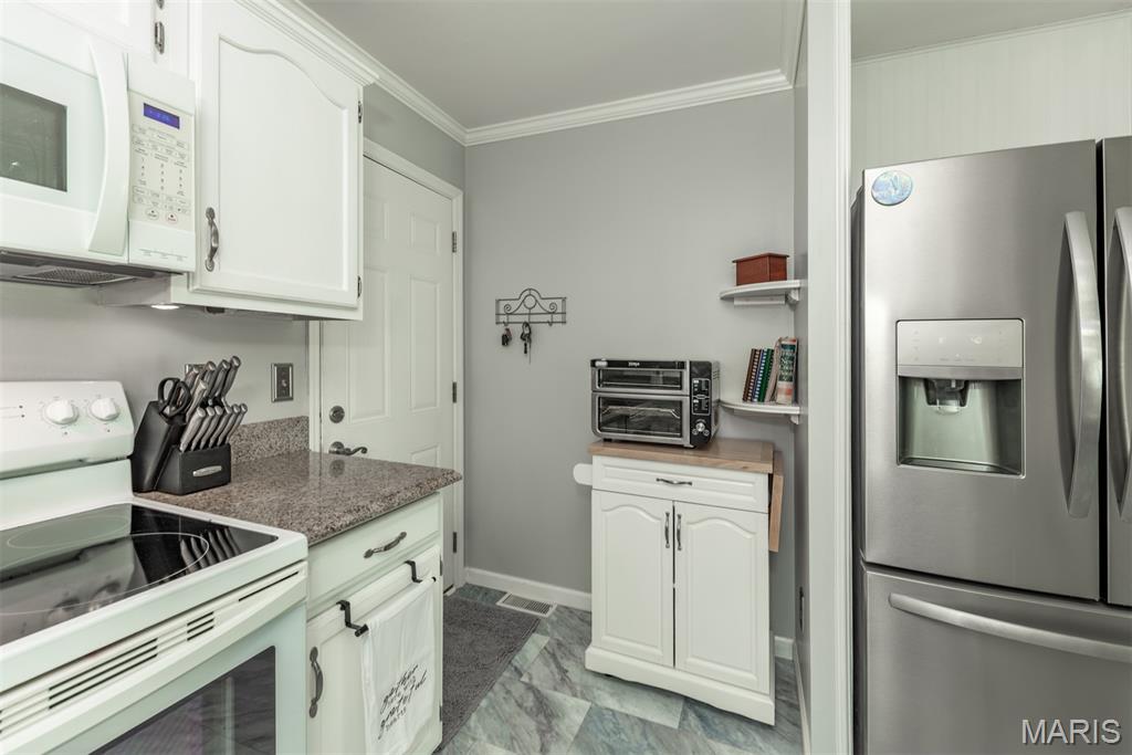 765 Spring Hill Farm Drive Property Photo 14