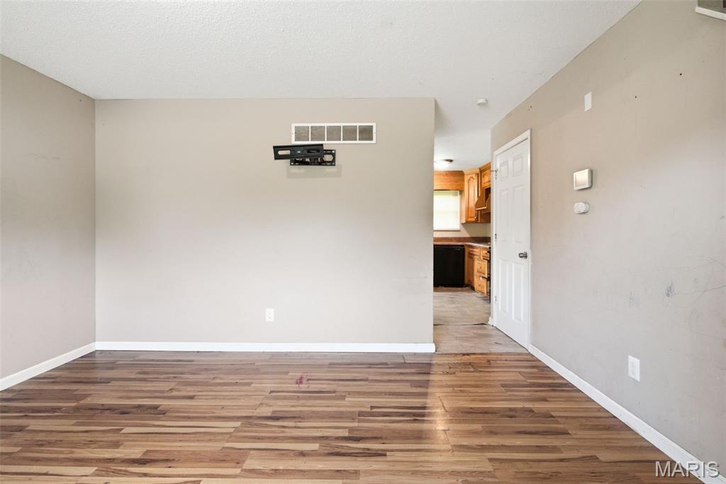 415 Hentschel Place Property Photo 4